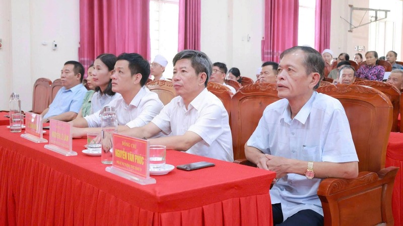 BỆNH VIỆN ĐA KHOA THIỆU HÓA PHỐI HỢP TỔ CHỨC KHÁM BỆNH, CẤP THUỐC MIỄN PHÍ TRI ÂN NGƯỜI CÓ CÔNG TẠI XÃ THIỆU TRUNG