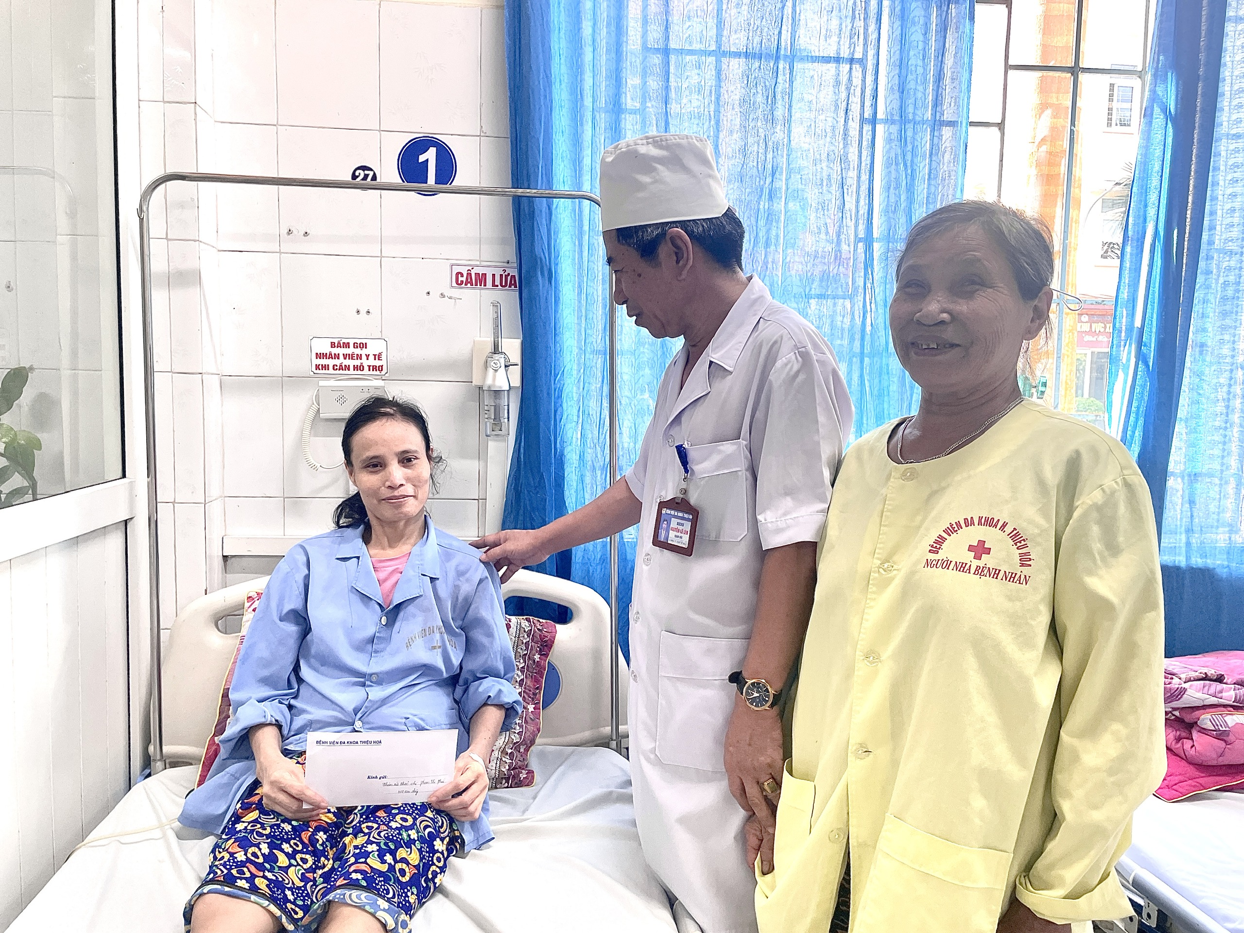  BVĐK THIỆU HÓA : TẤM LÒNG YÊU THƯƠNG, ĐỒNG HÀNH CÙNG NGƯỜI BỆNH