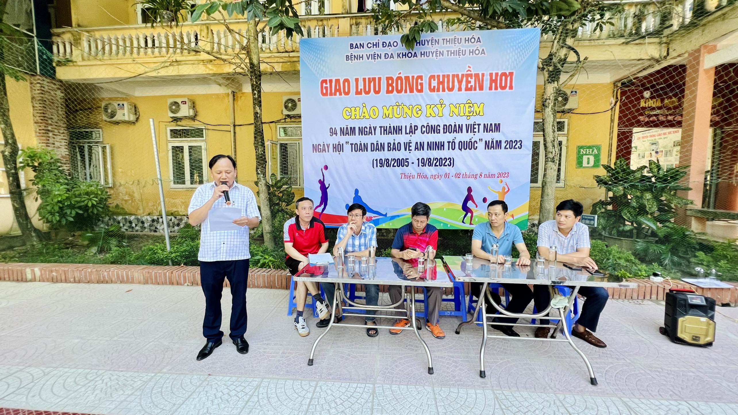 BVĐK THIỆU HÓA KHAI MẠC HỘI THAO GIAO LƯU BÓNG CHUYỀN HƠI CHÀO MỪNG 94 NĂM NGÀY THÀNH LẬP CÔNG ĐOÀN VIỆT NAM VÀ NGÀY HỘI "TOÀN DÂN BẢO VỆ AN NINH TỔ QUỐC"
