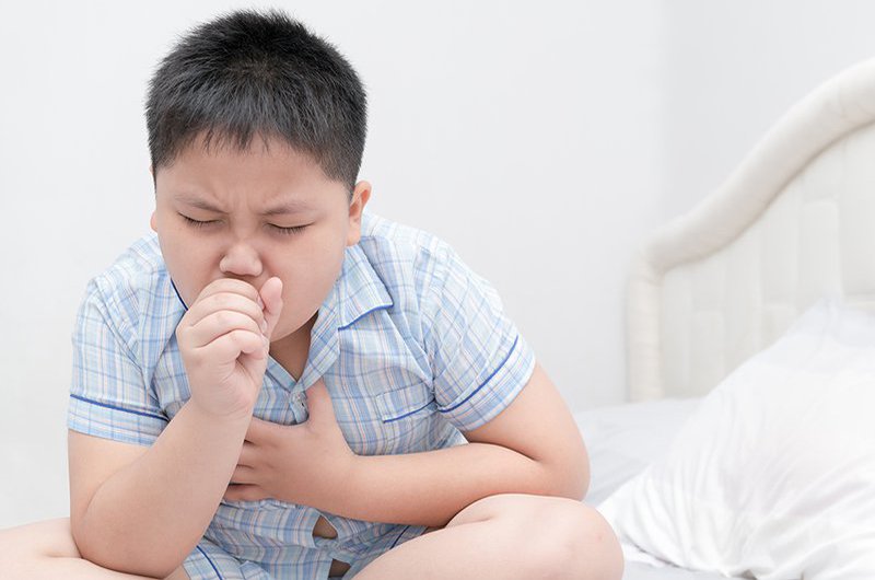 BIỂU HIỆN HO GÀ Ở TRẺ EM, DẤU HIỆU NGUY HIỂM CẦN ĐƯA TRẺ ĐẾN NGAY BỆNH VIỆN