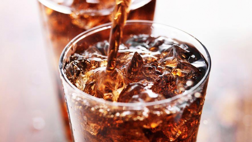  LÀM GÌ ĐỂ BẢO VỆ SỨC KHỎE NGƯỜI DÂN TRƯỚC GÁNH NẶNG BỆNH TẬT TỪ ĐỒ UỐNG CÓ ĐƯỜNG?