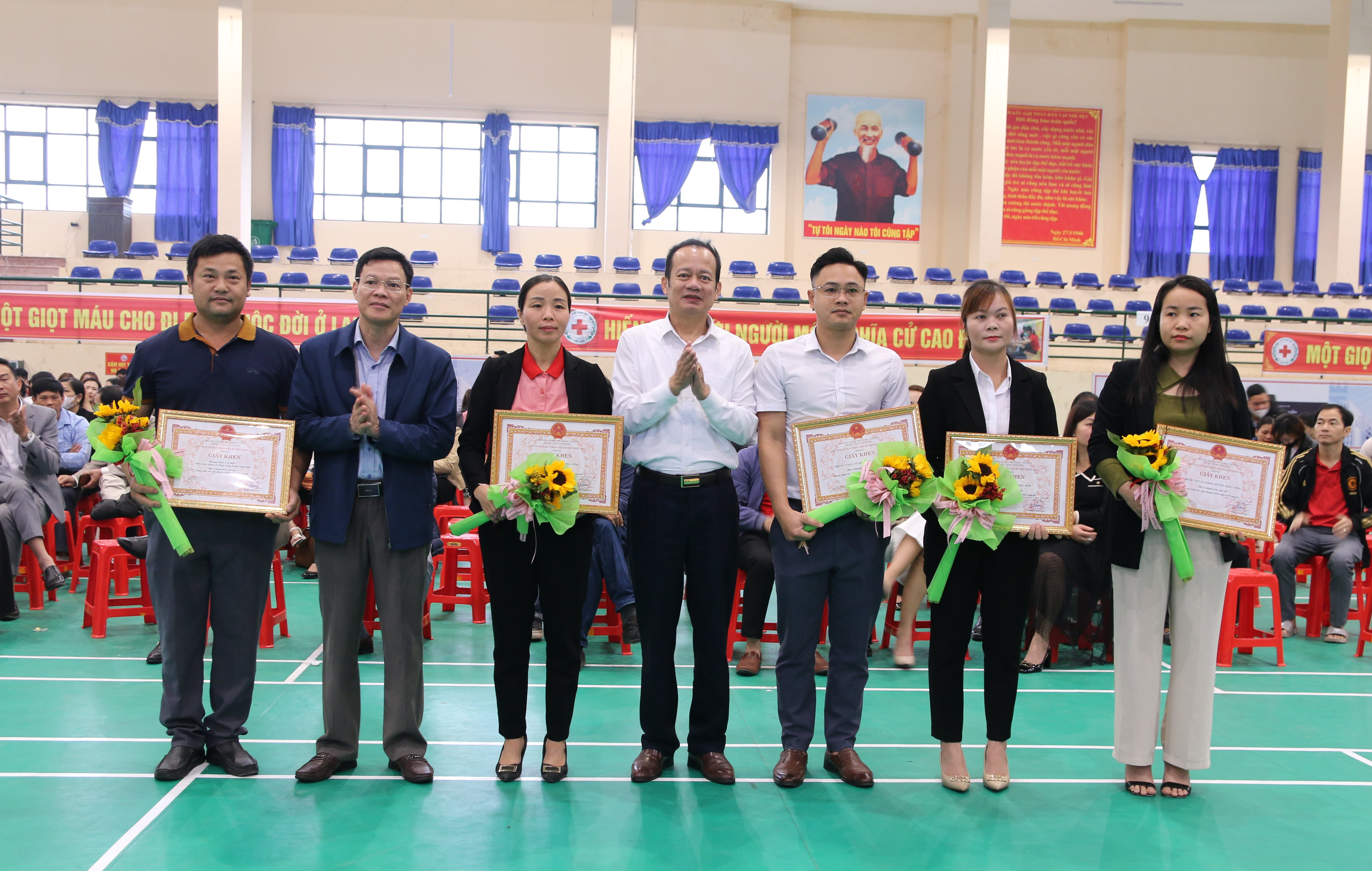 ce5ca32c1102699dHinh3.jpg