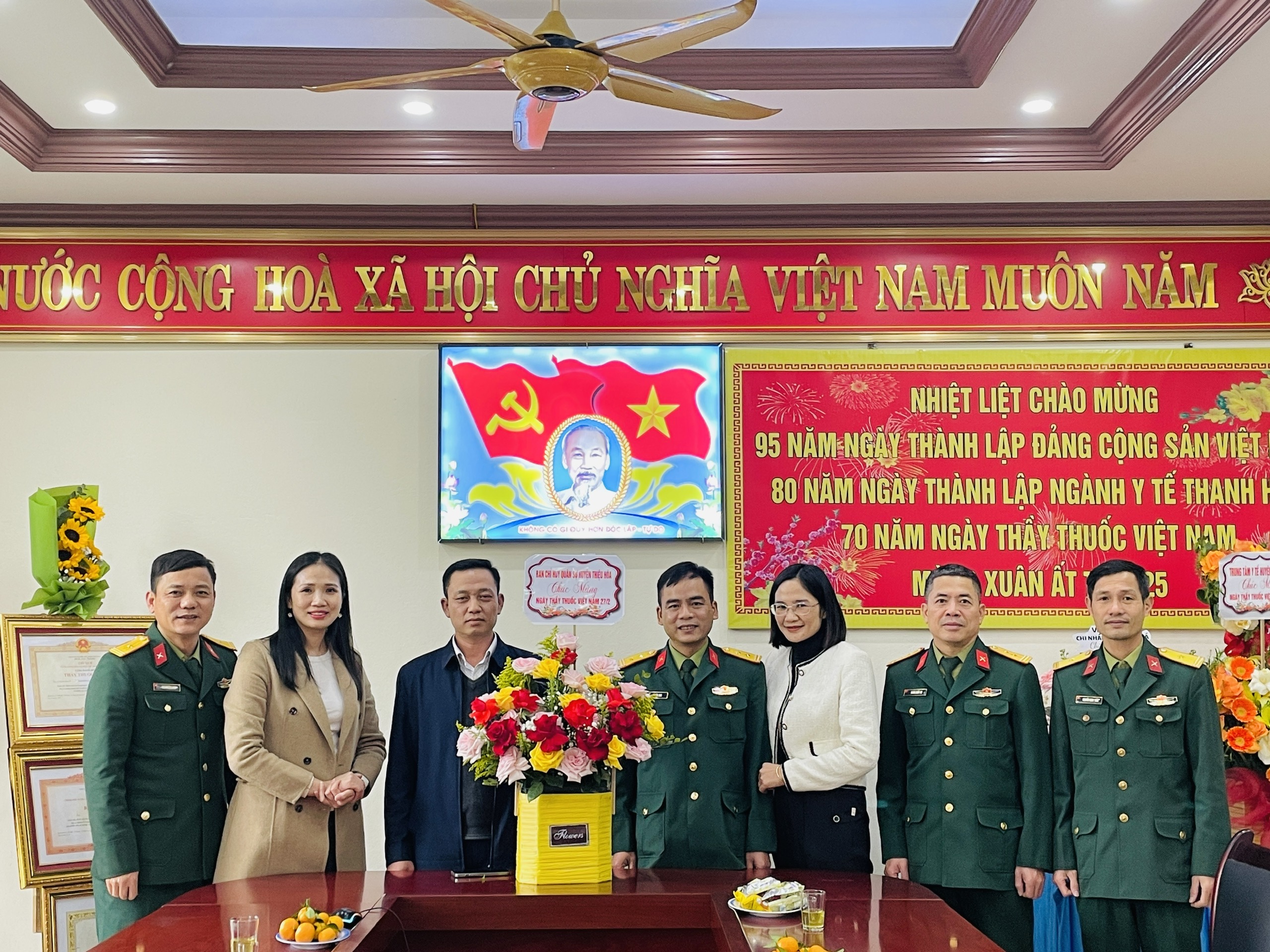 Bệnh viện Đa khoa Thiệu Hóa vinh dự được đón các cơ quan, đoàn thể đến chúc mừng Kỷ niệm 70 năm ngày Thầy Thuốc Việt Nam 27/2 