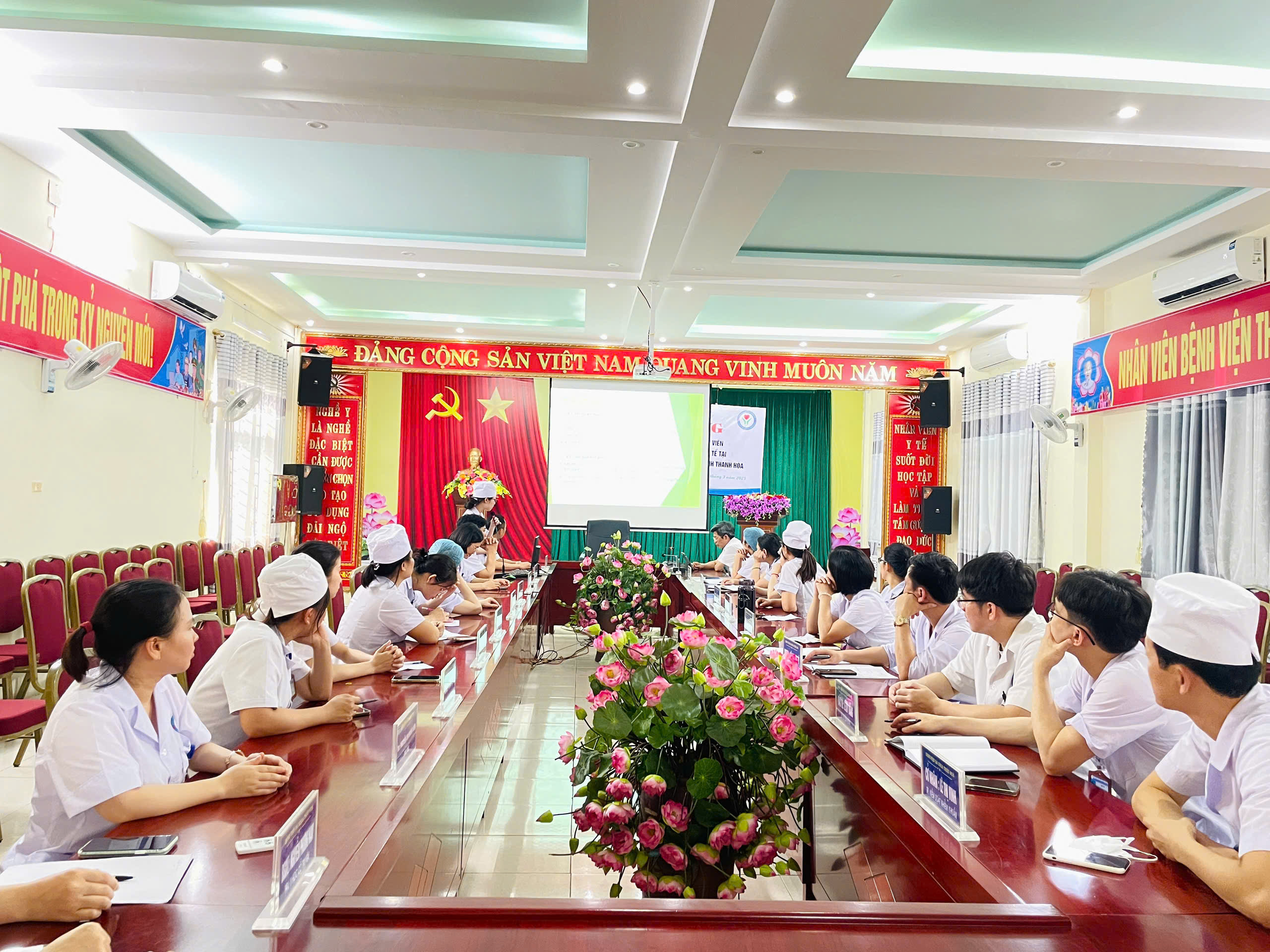 Sinh hoạt chuyên môn định kỳ – Nền tảng nâng cao chất lượng khám chữa bệnh tại Bệnh viện Đa khoa Thiệu Hóa