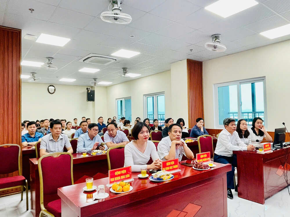 ĐOÀN CÔNG TÁC BVĐK HẠC THÀNH VÀ BVĐK HOẰNG HÓA THAM QUAN, TRAO ĐỔI KINH NGHIỆM TẠI BVĐK THIỆU HÓA