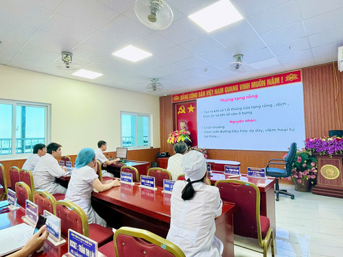 Bệnh viện Đa khoa Thiệu Hóa tổ chức sinh hoạt chuyên môn: Hướng dẫn đọc X-quang một số bệnh lý cấp cứu thường gặp