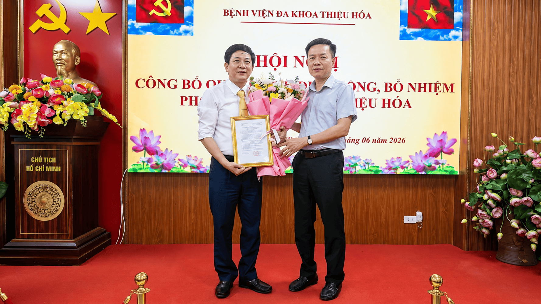 BỆNH VIỆN ĐA KHOA THIỆU HÓA TỔ CHỨC LỄ CÔNG BỐ QUYẾT ĐỊNH ĐIỀU ĐỘNG, BỔ NHIỆM CHỨC VỤ PHÓ GIÁM ĐỐC BỆNH VIỆN