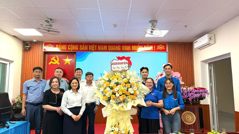 TỌA ĐÀM KỶ NIỆM 95 NĂM NGÀY THÀNH LẬP ĐOÀN TNCS HỒ CHÍ MINH TẠI BỆNH VIỆN ĐA KHOA THIỆU HÓA