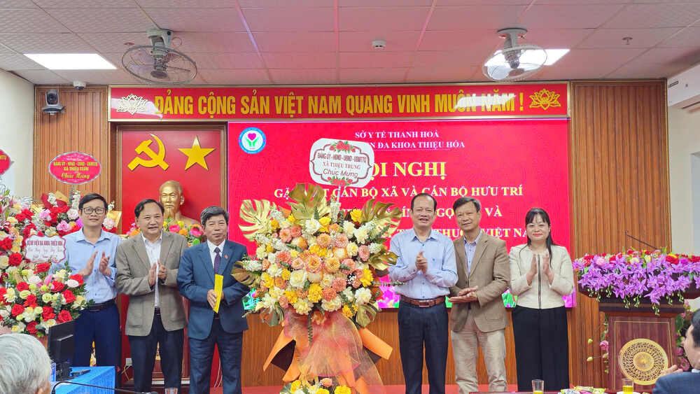 BVĐK THIỆU HÓA GẶP MẶT CÁN BỘ XÃ VÀ CÁN BỘ NGHỈ HƯU NHÂN DỊP XUÂN BÍNH NGỌ 2026 VÀ KỶ NIỆM 71 NĂM NGÀY THẦY THUỐC VIỆT NAM