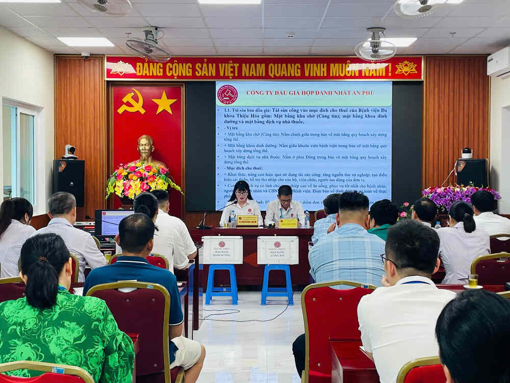 Bệnh viện Đa khoa Thiệu Hóa tổ chức đấu giá công khai, minh bạch cho thuê mặt bằng căng tin, nhà thuốc và khoa Dinh dưỡng